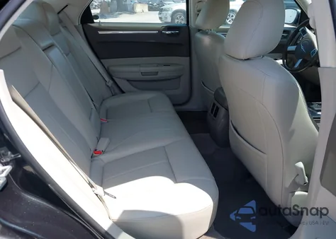 2010 Chrysler 300 Touring/Signature Series/Executive Series from USA, damaged, VIN 2C3CA5CV7AH284713